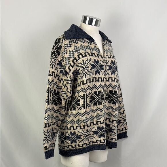 Navy and Cream Patterned Men's Sweater - Picture 5 of 11